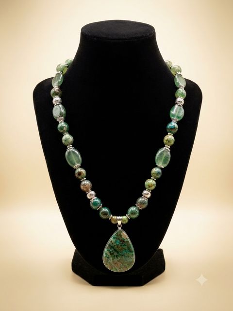 Green Teardrop Pendant Necklace